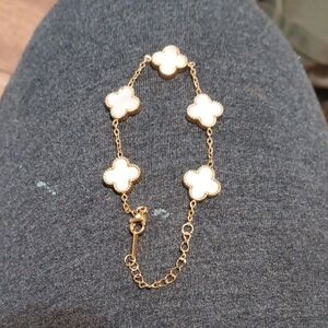 Elegant Gold and White Clover Bracelet